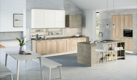 Cucina bianca e legno a Bologna