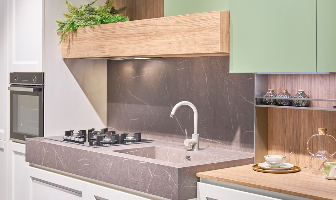 Cucina con frigo a vista Bologna: come integrarlo al meglio