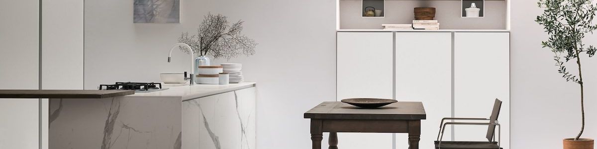 Cucina moderna bianca Bologna: design e luminosità Stosa