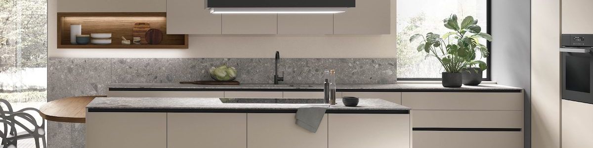 Cucina a G a Bologna: un layout versatile