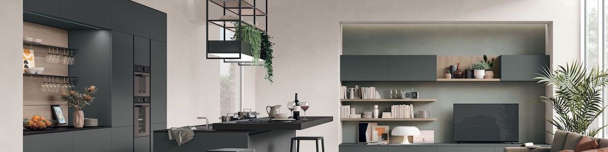 Cucina piccola con isola a Bologna