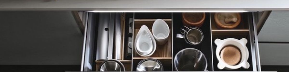 Come organizzare i cassetti della cucina