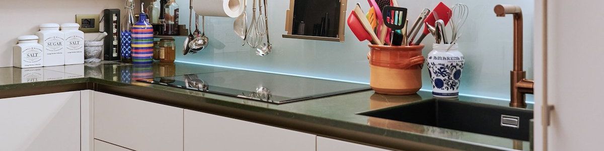 Schienale magnetico cucina a Bologna